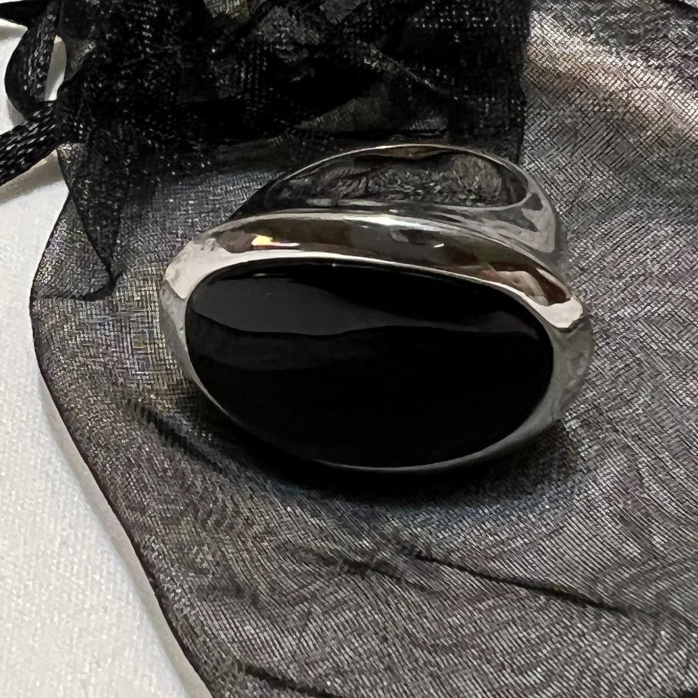 Silver Fashion Ring with Large Black Stone Size 7 - 7.5